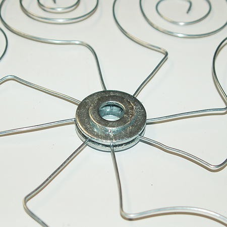 Make a wire cupcake stand