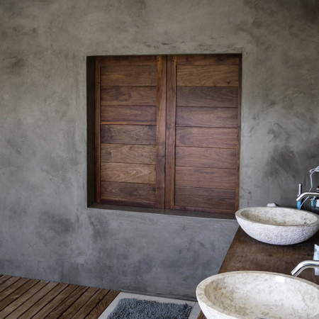 By its very nature, cement is not a flexible material, so movement and temperatures causing expansion and contraction may cause fine hairline cracks. This is part of the natural element and adds to the look and feel of the finished project.