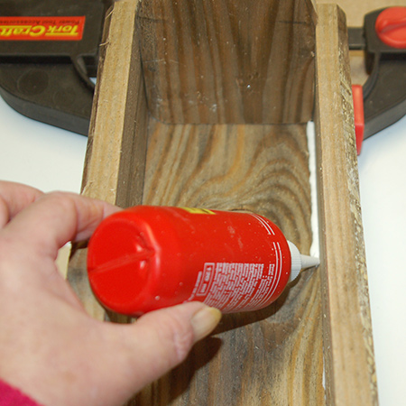Reclaimed pallet spice or serviette holder
