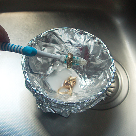 Homemade jewellery cleaner
