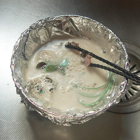 Homemade jewellery cleaner