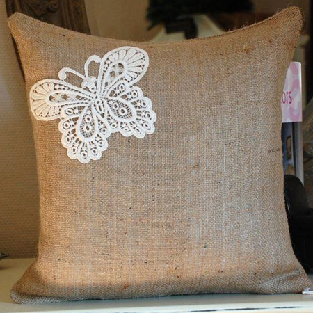 Make a burlap cushion with lace design
