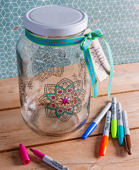 Have fun and indulge your inner child with this great innovation from Consol. Consol's Colouring in Jars are a fun and creative project that the whole family can enjoy.