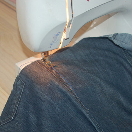 Tyre ottoman with jeans fabric seat