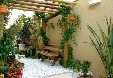 building a wooden pergola