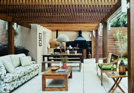 building a wooden pergola