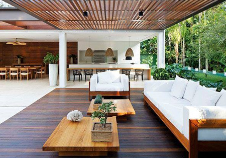 building a wooden pergola