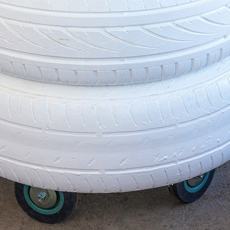 Old tyres become a handy outdoor table