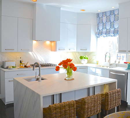  wants a kitchen to shine with contemporary cool styling