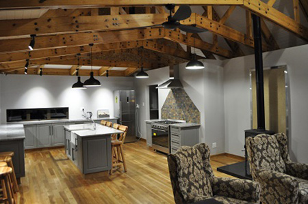 HOME-DZINE | Green Homes - Exposed timber roof trusses