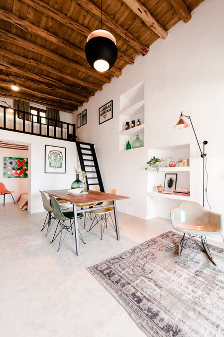 Understandably in poor condition after being unused for many years, architects Standard Studio, contracted to undertake the project could only restore part of the walls and roof. However, that didn't deter them in sourcing traditional architectural elements to complete the restoration. 