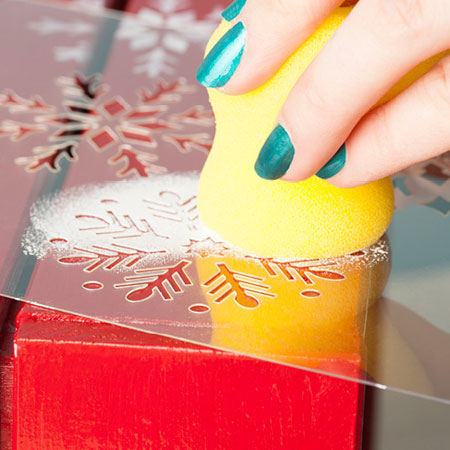 Use Rust-Oleum Painter's Touch Plus to create a unique festive crate for under the Christmas tree. 