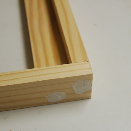 For added stability, two 30mm screws were driven through the sides into the horizontal pieces