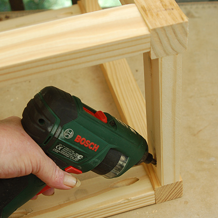 6. It was difficult to get my drill / driver into the frames to drive in the last screw, so I used my Bosch PSR cordless screwdriver. If you don't have a cordless screwdriver you can use a manual screwdriver.&nbsp;