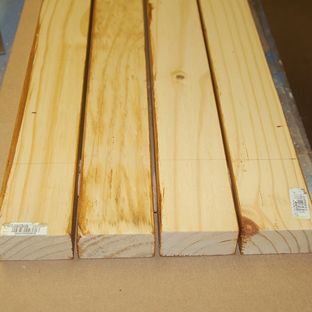 2. The slats that form the seat have 5mm spacers between each slat and are then joined using the seat slat cross piece. DO NOT glue this in place