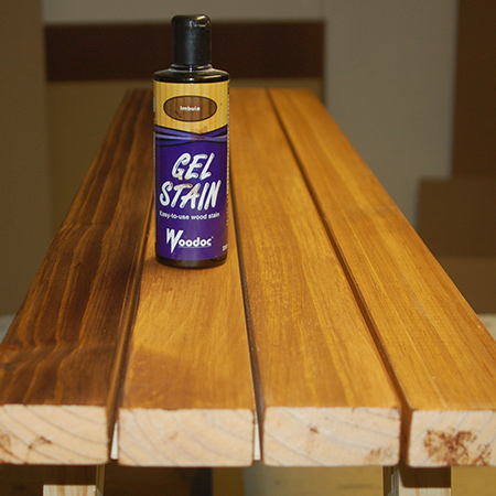 We originally applied Woodoc gel stain in traditional teak to the top slats, but then applied imbuia for a darker contrast.&nbsp;