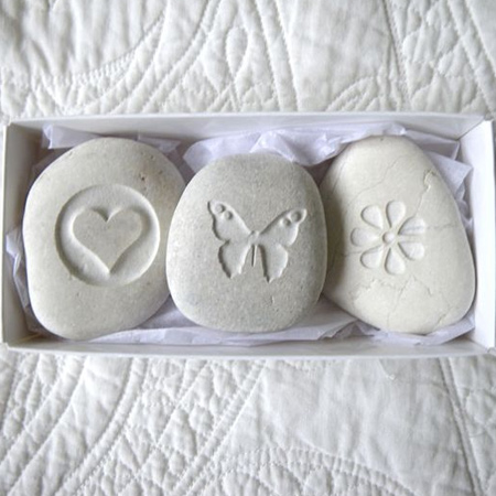 use a dremel multitool to engrave on rocks and pebbles