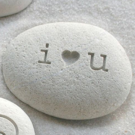 Crafters around the globe are using Dremel MultiTools to create designer gifts using pebbles and rocks that you can collect on day trips and travels.
