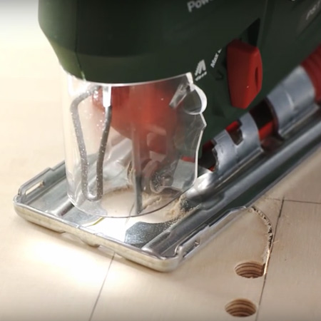 Cutting Curves with a Jigsaw