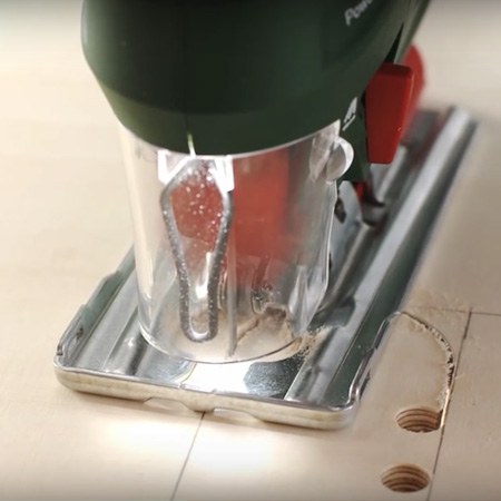 Cutting Curves with a Jigsaw