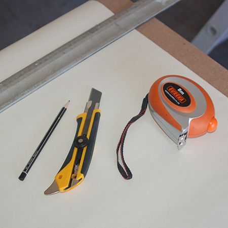 tools to hang wallaper