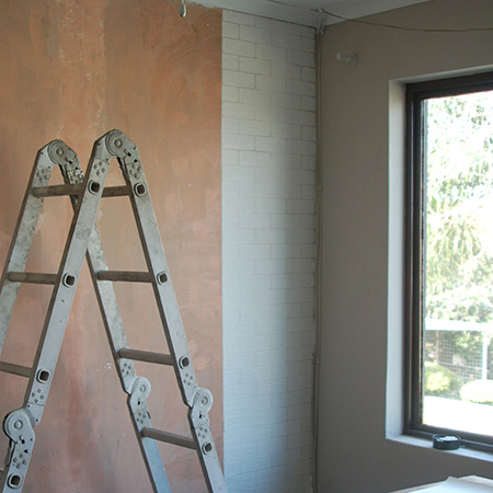 How to hang wallpaper
