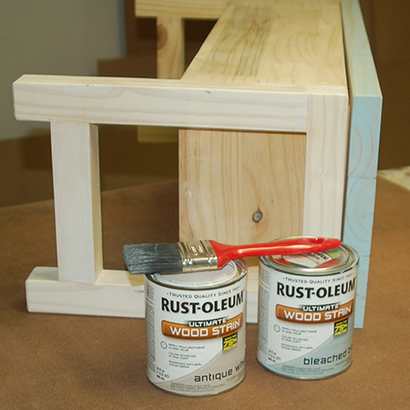 We applied one coat of Rust-Oleum Ultimate Wood Stain - Antique White - on the base of the bench and Rust-Oleum Ultimate Wood Stain - Beached Blue - on the lid.
