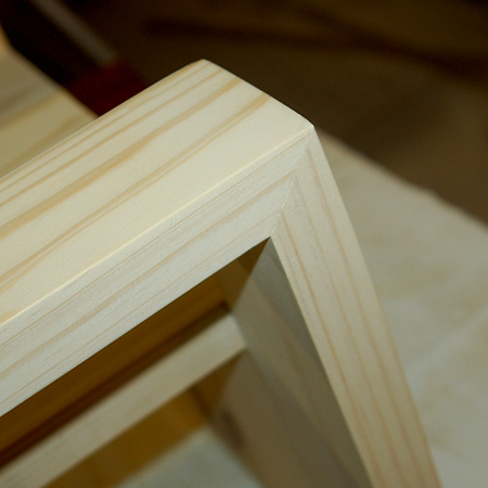 BELOW: Side view of the mitred corners.