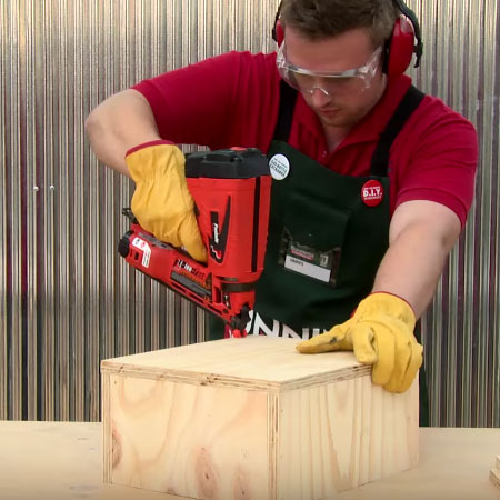 GOOD TO KNOW: The central box, or one box, has a plywood back to allow for fitting onto the wall.