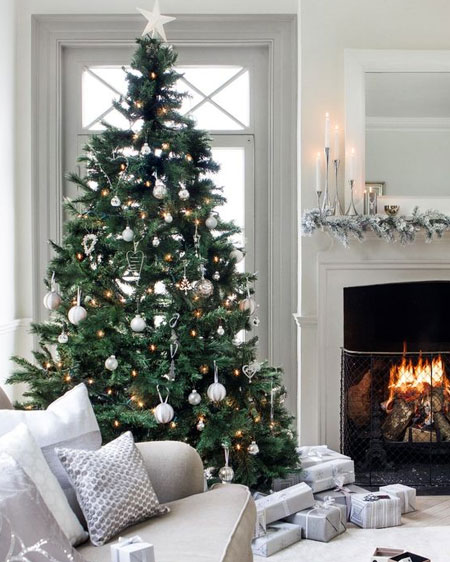 HOME-DZINE | Holiday Decor - I love anything that twinkles and shines and tend to go a bit overboard during the holidays. But it's not about overloading the home with bling; you can create a wonderful festive atmosphere with just a few tasteful accessories.