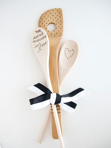 HOME-DZINE | Dremel Tools - With a Dremel VersaTip you can get crafty with wooden spoons and simple designs to make a handmade gift that's made with love. Even a complete novice can make these lovely wooden spoons and you will find plenty of design ideas on the Internet. 