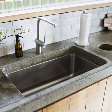 HOME-DZINE | Outdoor Kitchens - Outdoor kitchens are a growing trend, as homeowners look outdoors to extend living space. A well-designed outdoor kitchen can become the perfect feature in an outdoor entertainment area.