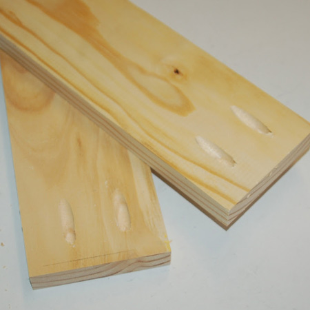 1. Drill [2] pocket holes at both ends of the side aprons.