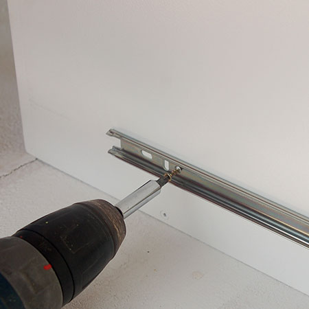 How to fit drawer runners