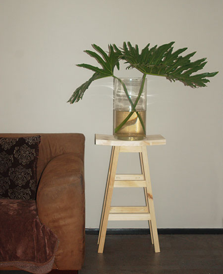 I love the look of wooden bar stools with curved seats, but wanted to find an easy way to do this.