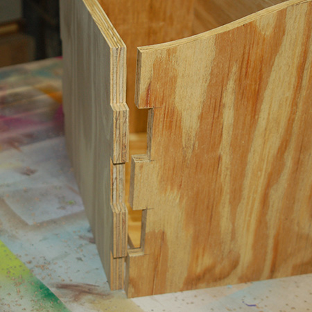 Before gluing together test that the finger joints fit together.&nbsp;