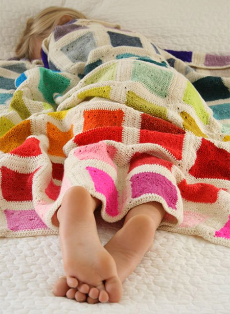 Crochet a warm, colourful blanket