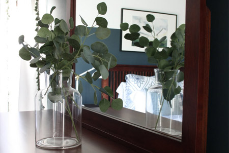 The designer has shown restraint when styling the room