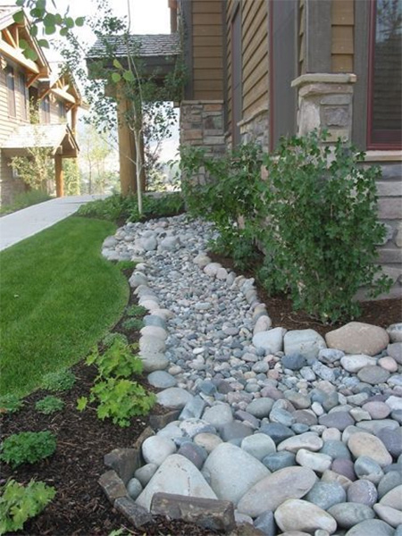 pebbles for creative edges for borders and beds