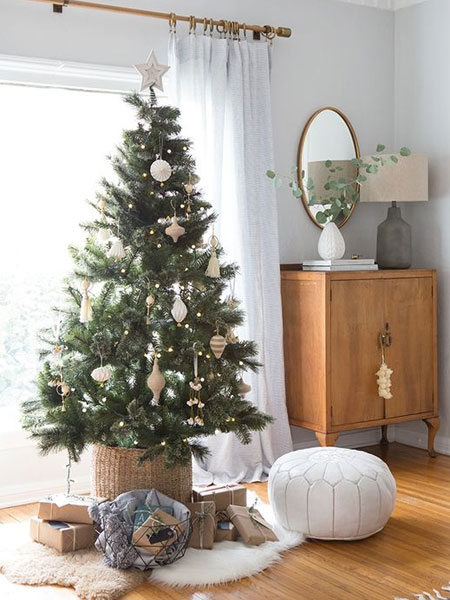 Decorate a home for the festive season in Scandinavian style