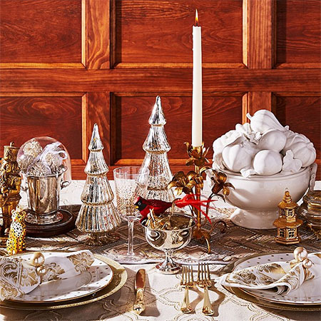 decorate holiday table