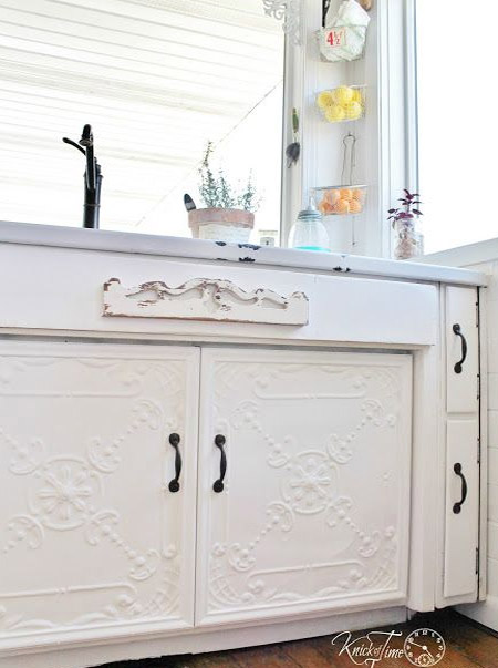shabby chic vintage distressed reclaimed bathroom