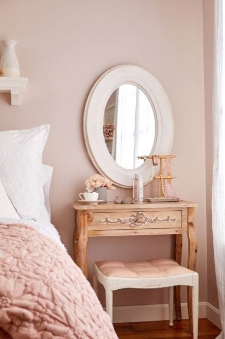 Blushing makeover for a bedroom