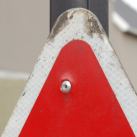 BELOW: Using the Tork Craft Drill Pop Riveter attached to a drill / driver.