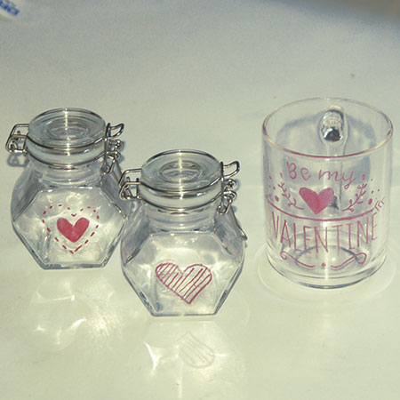 HOME-DZINE | DIY Divas Workshops - This weekend, the DIY Divas in Randpark Ridge hosted a Dremel Tools Workshop. The ladies attending made a selection of wood and glass engraved projects.