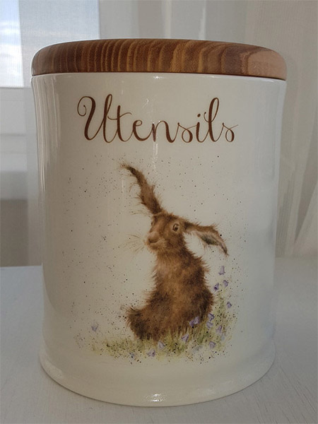 HOME-DZINE | Craft Ideas - When recycling glass food jars or repurposing a beautiful jar or pot, you don't always have a lid to finish off the project. Here's how to make your own wooden lid to fit into any size container.