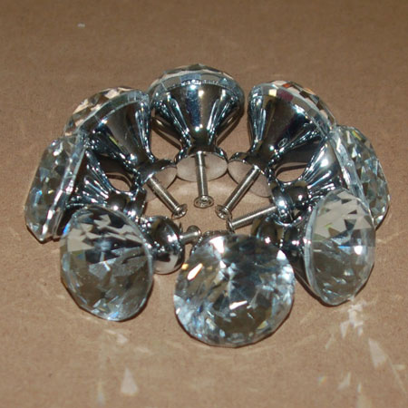 crystal knobs at gelmar
