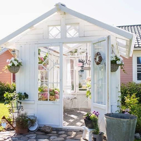 garden potting shed
