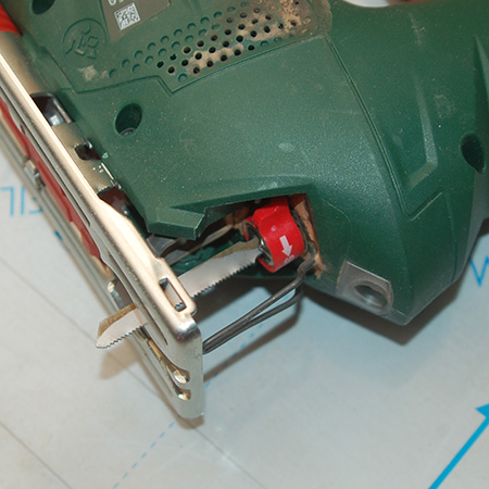 use jigsaw to cut aluminium sheet