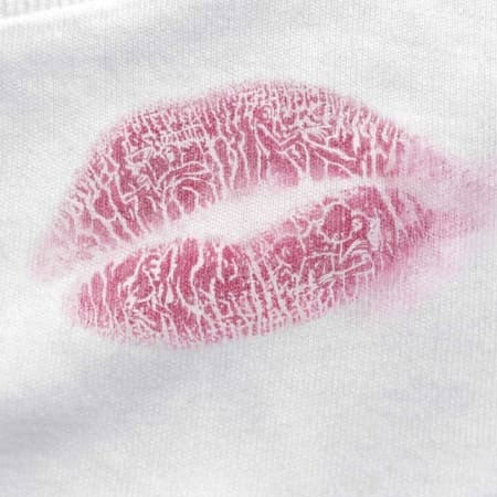 remove lipstick with wd-40